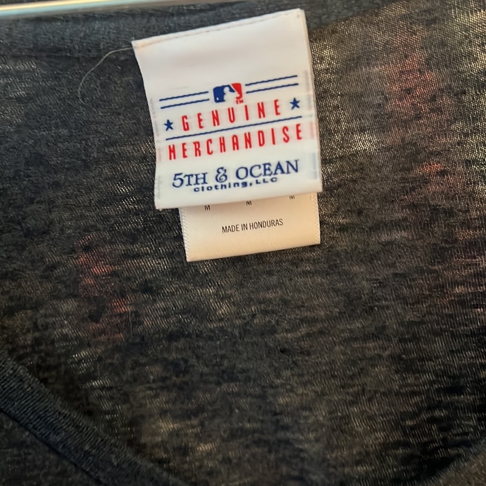 t-shirt - Picture 3 of 3